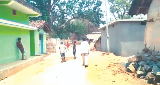 କଦଳୀମୁଣ୍ଡାରେ ଆତଙ୍କ; ଘରେ ଘରେ ଜର, ଦୁଇ ମୁଣ୍ଡ ନେଲାଣି