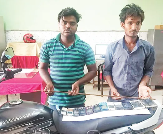 ଡକାୟତି ଉଦ୍ୟମ ପଣ୍ଡ, ଛୁରି, ରଡ୍‌ ଜବତ; ୨ ଗିରଫ