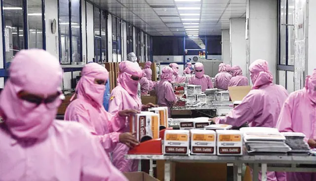 ଟିକା ପ୍ରସ୍ତୁତି ବଢ଼ାଇବାକୁ ଆଉ କିଛି ସପ୍ତାହ ଲାଗିଯିବ, ଜାରି ରହିବ ଟିକା ଅଭାବ!