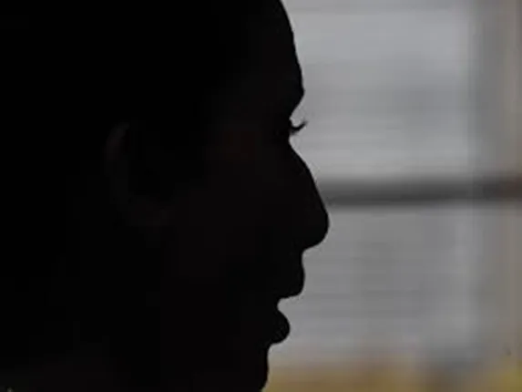 ଲକଡାଉନ୍ ପାଇଁ ଚାକିରି ଚାଲିଯିବା ପରେ ସ୍ତ୍ରୀକୁ ଲୁଚାଇ ସ୍ବାମୀ ସେକ୍ସ ୱାର୍କର ଭାବେ କାମ କରୁଥିଲେ