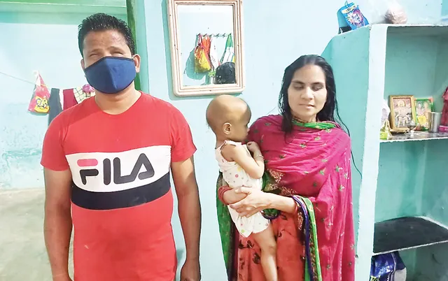 ଦୃଷ୍ଟିବାଧିତ ବାପାମା’ଙ୍କ ଝିଅ ଆଖି କ୍ୟାନ୍‌ସରରେ ପୀଡ଼ିତ, ଅସ୍ତ୍ରୋପଚାର ସହାୟତା ପାଇଁ ନିବେଦନ