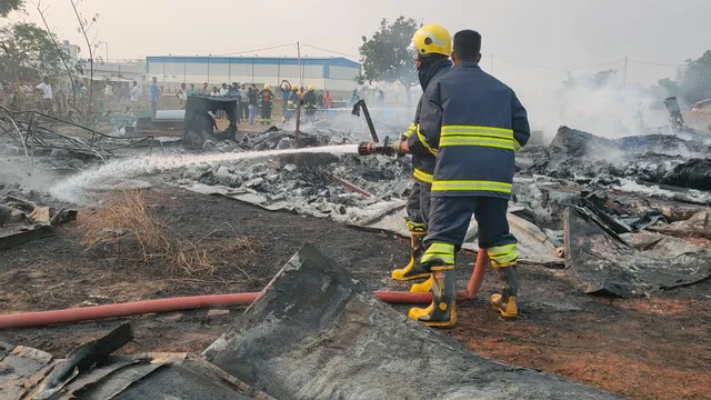 ଭୁବନେଶ୍ବର ପାଣ୍ଡରାରେ ଅଗ୍ନିକାଣ୍ଡ, ଜଳିଗଲା ବୋଟ ଫାଇବର୍‌