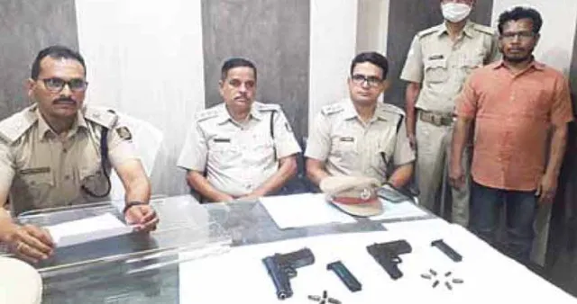 ମାଉଜର୍ ଚାଲାଣ : ବନ୍ଧାହେଲେ ଗଞ୍ଜାମ ଜିଲ୍ଲାର କଂଗ୍ରେସ ନେତା