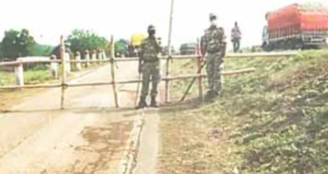 ପଶ୍ଚିମବଙ୍ଗ ଫେରନ୍ତାଙ୍କ ଉପରେ ସତର୍କ ଦୃଷ୍ଟି: ସିଲ୍‌ ହେଲା ୩୨ ସୀମା ରାସ୍ତା