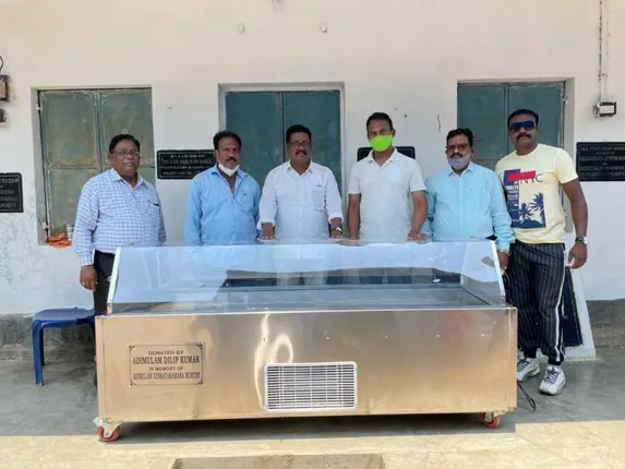 ବାପାଙ୍କ ସ୍ମୃତି ଉଦେଶ୍ୟରେ ମଣିକର୍ଣ୍ଣିକା ସ୍ବର୍ଗଦ୍ବାରକୁ ଫ୍ରିଜର ଦେଲେ ପୁଅ ଦିଲ୍ଲୀପ