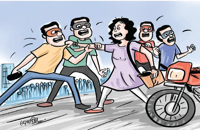 ମରିଗଲା ମାନବିକତା, କଲେଜ ଛାତ୍ରୀଙ୍କୁ ମାଡ଼ ମାରି ଲୁଟିନେଲେ ମୋବାଇଲ୍