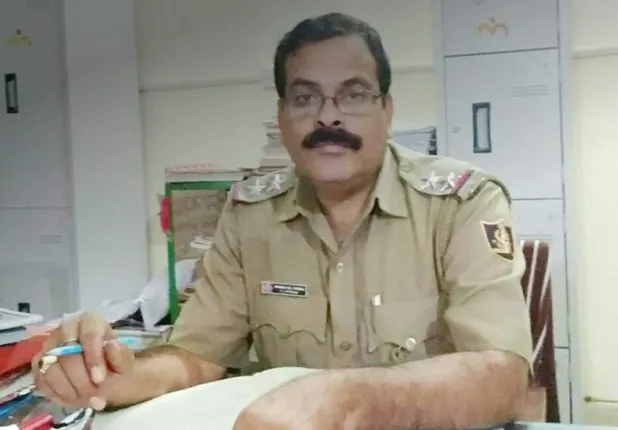 ପୁଲିସ୍ ଭ୍ୟାନ୍ ପୋଡ଼ି ଘଟଣା : ଏସ୍ଆଇ ମନୋଜ ପଣ୍ଡା ନିଲମ୍ବିତ