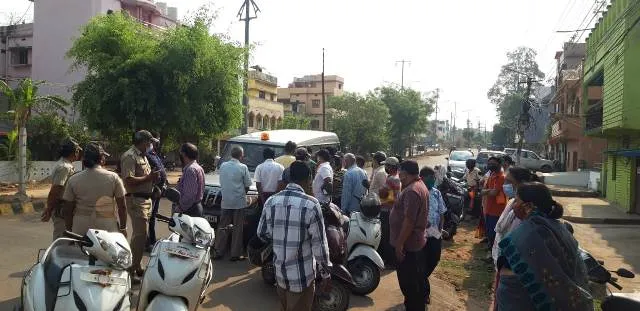 ରାଉରକେଲାରେ ଟିକାକରଣ କେନ୍ଦ୍ର ବନ୍ଦରୁ ଉତ୍ତେଜନା 