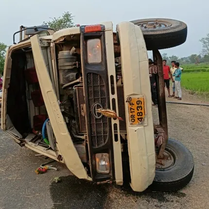 ପିପିଲିପାଲି ଛକରେ ପିକଅପ୍‌ ଭ୍ୟାନ ଦୁର୍ଘଟଣାଗ୍ରସ୍ତ, ୧୧ ଆହତ