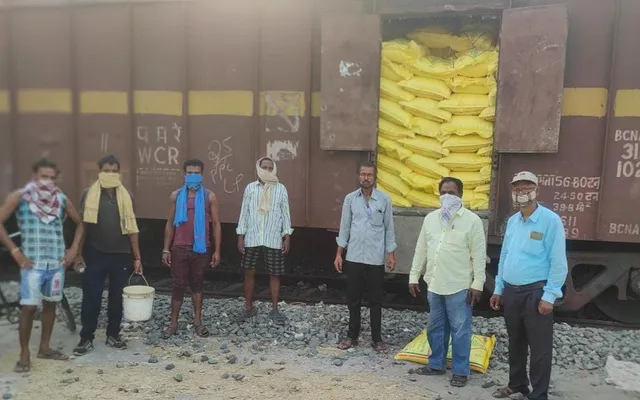 ଡୁଙ୍ଗୁରିପାଲି ରେକ୍‌ ପଏଣ୍ଟକୁ ଆସିଲା ୧୩୦୩.୦୨ ମେଟ୍ରିକ ଟନ୍‌ ୟୁରିଆ ସାର