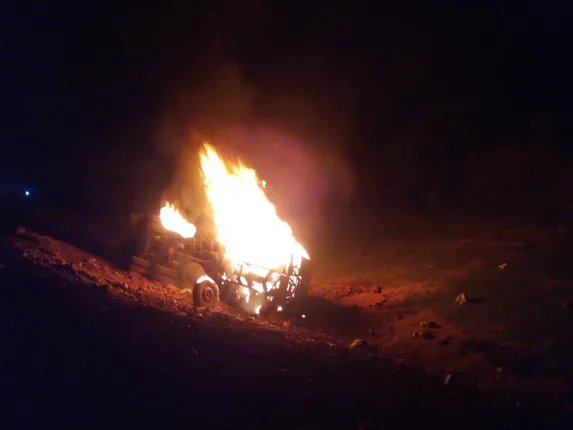 ଦୁର୍ଘଟଣା ପରେ ଟ୍ରକରେ ଲାଗିଲା ନିଆଁ, ଟ୍ରକ ଚାଳକ ମୃତ