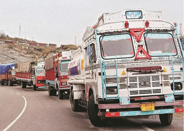 ଗର୍ଜିଲା ଟ୍ରକ୍‌ ମାଲିକ ସଂଘ: ୨ ବର୍ଷର ଟିକସ ଛାଡ଼ ଦାବି