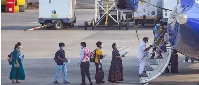 କରୋନା ସଂକ୍ରମଣ ବଢୁଥିବାବେଳେ ୧୦ ଗୁଣ ଅଧିକ ଭଡା ଦେଇ ଦୁବାଇ ଯାଉଛନ୍ତି ଭାରତୀୟ