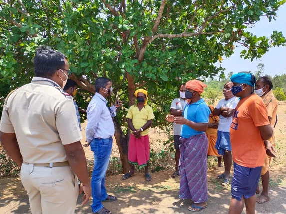 ଗ୍ରାମ୍ୟ ଜଙ୍ଗଲକୁ ନେଇ ଦୁଇ ଗାଁ ମଧ୍ୟରେ ଉତେଜନା, ମାଜିଷ୍ଟ୍ରେଟଙ୍କ ଉପସ୍ଥିତିରେ ସମାଧାନ ପାଇଁ ପ୍ରୟାସ