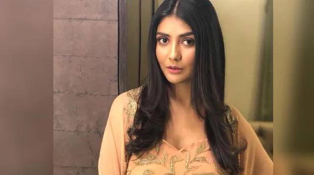 ପ୍ରଚାର ବେଳେ କୋଲକାତାର ବିଜେପି ପ୍ରାର୍ଥୀ ପର୍ଣ୍ଣୋ ମିତ୍ରାଙ୍କ ଗାଡ଼ି ଉପରକୁ ଆକ୍ରମଣ