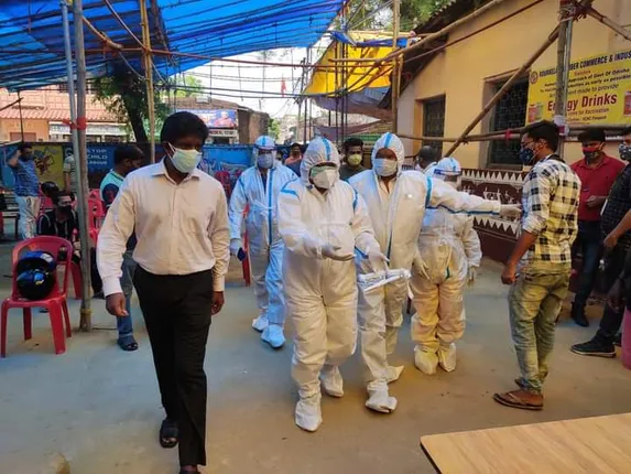 ଚାରି କୋଭିଡ ହସ୍ପିଟାଲ, ଟିକାକରଣ କେନ୍ଦ୍ର ବୁଲିଲେ ସାଂସଦ ଜୁଏଲ