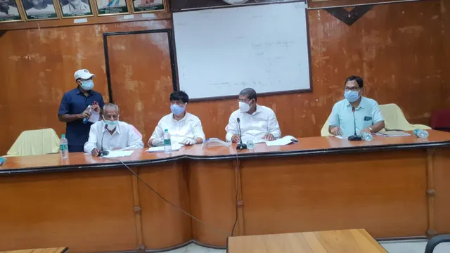 ୨୪ ଘଣ୍ଟାରେ କ୍ଷତିଗ୍ରସ୍ତ ଚାଷୀଙ୍କ ତାଲିକା ଦେବାକୁ ନିର୍ଦ୍ଦେଶ, ଅବହେଳା କଲେ କର୍ମଚାରୀଙ୍କ ଉପରେ କାର୍ଯ୍ୟାନୁଷ୍ଠାନ