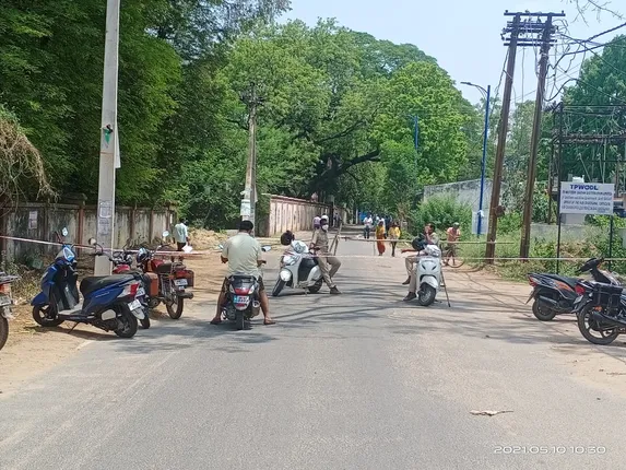 ଅମାନିଆ ସୁନ୍ଦରଗଡ଼: ଚାରିପଟେ ପୁଲିସ ବ୍ୟାରିକେଡ୍, ମଝି ହାଟରେ ଲୋକେ ହାଉଜାଉ