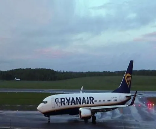 ବୋମା ଥିବା କୁହାଇ ଜବରଦସ୍ତି ବିମାନ ଅବତରଣ କରାଇଲେ ରାଷ୍ଟ୍ରପତି!