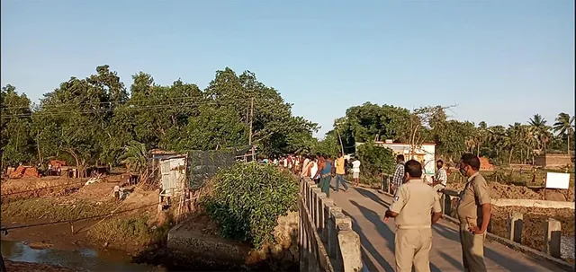 ମଶାଣିକୁ ନେଇ ବିବାଦ: ଶବ ସଂସ୍କାର ହୋଇପାରୁନି, କ୍ରୀଡ଼ାମନ୍ତ୍ରୀଙ୍କ ପଞ୍ଚାୟତରେ ଶବ ପଡ଼ିରହିଲା ୭ ଘଣ୍ଟା