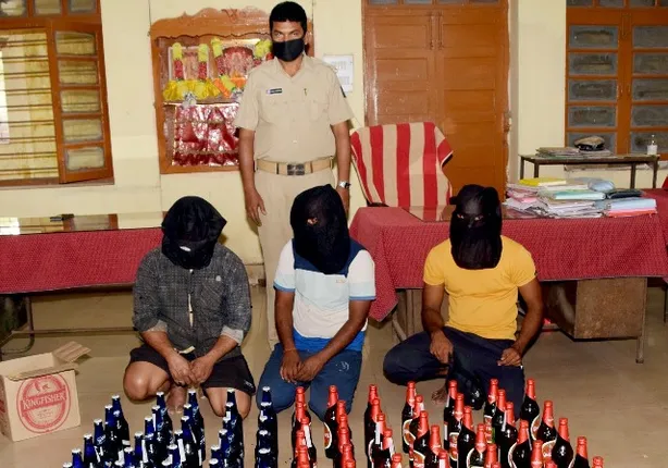 ୯ ପେଟି ବିଦେଶୀ ମଦ ଜବତ, ୩ ଗିରଫ