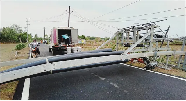 କାଳବୈଶାଖୀ ଝଡ଼ରେ ବେହାଲ ଛତାବର ବଜାର