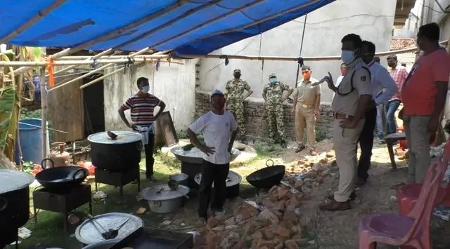 କୋଭିଡ଼ ନିୟମ ଉଲ୍ଲଂଘନ: ବାହାଘର ଭୋଜି ବନ୍ଦ, ୧ଲକ୍ଷ ଟଙ୍କା ଜରିମାନା ଆଦାୟ