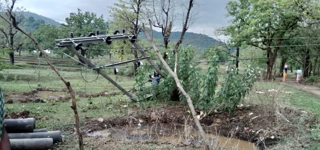 କାଳବୈଶାଖୀରେ ଭାଙ୍ଗିଲା ବିଦ୍ୟୁତ୍ ଖୁଣ୍ଟ