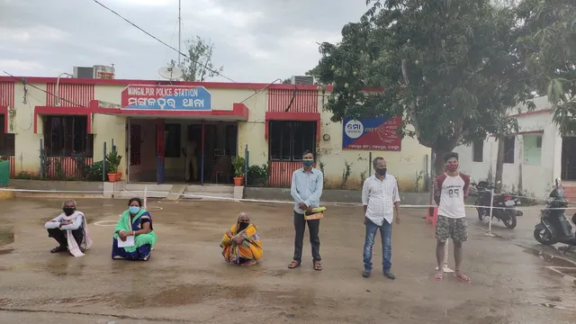 ନାବାଳିକା ଅପହରଣ ଘଟଣା, ନ୍ୟାୟ ପାଇଁ ଥାନା ଆଗରେ ଧାରଣା