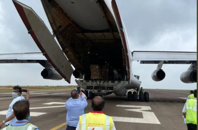 ଚୀନରୁ ସିଧାସଳଖ ଭୁବନେଶ୍ୱରରେ ପହଞ୍ଚିଲା ଅକ୍ସିଜେନ ସିଲିଣ୍ଡର, ଟ୍ୱିଟ କରି ସୂଚନା ଦେଲେ ପଶ୍ଚିମ ଓଡ଼ିଶା ବିକାଶ ପରିଷଦ ଅଧ୍ୟକ୍ଷ