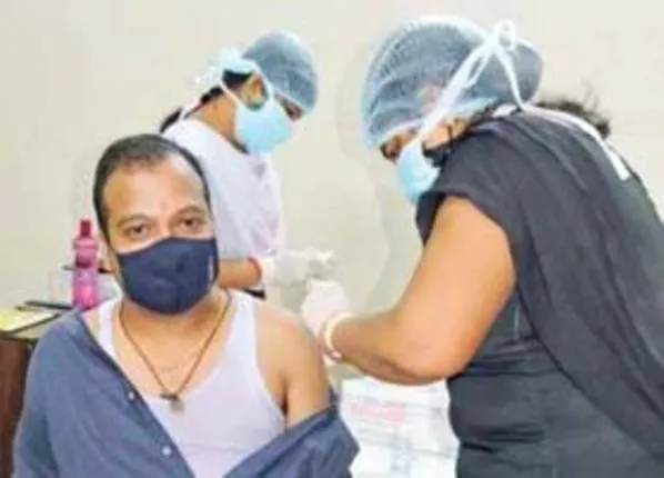 କଟକ ଜିଲ୍ଲାରେ ଟିକାନେଲେ ୧୪୧ ସାମ୍ବାଦିକ; ବୀମା ନଥିବା ସମସ୍ତ ସାମ୍ବାଦିକଙ୍କୁ ଟିକା ଦେବାକୁ ଦାବି