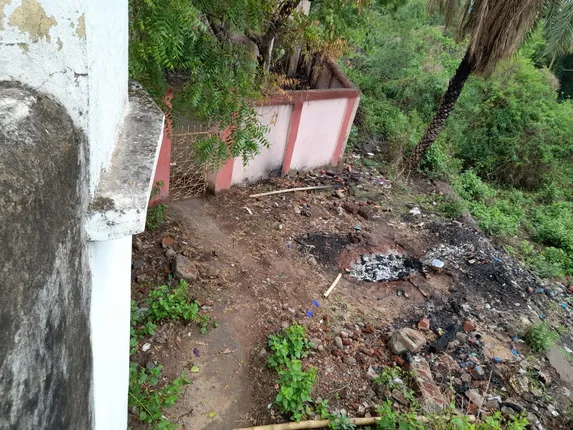 ଶ୍ମଶାନ ବାହାରେ କରୋନା ଆକ୍ରାନ୍ତଙ୍କ ମୃତଦେହ ଦାହକୁ ନେଇ ଅସନ୍ତୋଷ