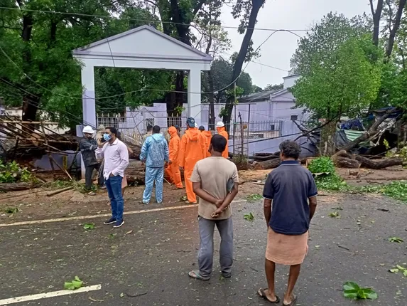 ୟ।ସ ବାତ୍ୟା କାରଣରୁ ମୟୂରଭଞ୍ଜରେ ୫କୋଟିର ବିଦ୍ୟୁତ ଭିତ୍ତିଭୂମି କ୍ଷତି ଆକଳନ