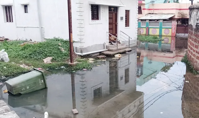 ତୁଳସୀପୁର ଖ୍ରୀଷ୍ଟିୟାନ ସାହି; ବର୍ଷତମାମ୍‌ ରାସ୍ତାରେ ନର୍ଦ୍ଦମା ପାଣି