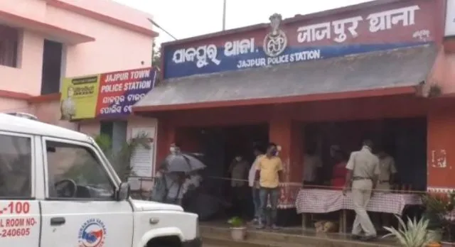 ଘରଜ୍ୱାଇଁ ନ ହେବାରୁ ପର କରିଦେଲା ପତ୍ନୀ, ଦ୍ୱିତୀୟ ବିବାହ କରୁଥିବାରୁ ଅଦାଲତ ଓ ଥାନାର ଦ୍ୱାରସ୍ଥ ହେଲେ ସ୍ୱାମୀ