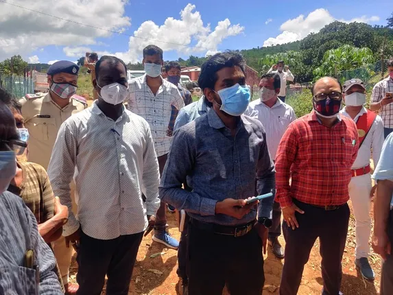 ବଣ୍ଡାଘାଟିରେ କରୋନା ଘଟଣା; ଜିଲ୍ଲାପାଳ ପହଞ୍ଚି ବିଭିନ୍ନ ଗ୍ରାମ ପରିଦର୍ଶନ କଲେ