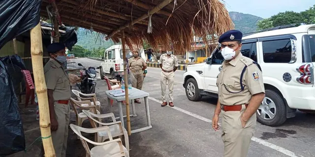 ଫେରିଲେଣି ୮ ହଜାର ପ୍ରବାସୀ, ଆନ୍ଧ୍ର ସୀମାନ୍ତ ଚେକ୍ ପଏଣ୍ଟ ଅନୁଧ୍ୟାନ କଲେ ଏସପି