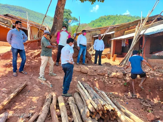 କରୋନା ସ୍ବାବ ଟେଷ୍ଟିଂକୁ ଡଙ୍ଗରିଆଙ୍କ ବିରୋଧ, ପାର୍ସାଲିରେ କଣ୍ଟେନମେଣ୍ଟ ଜୋନକୁ ଭାଙ୍ଗିଦେଲେ 