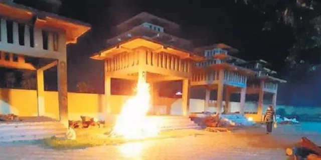 ସଂକ୍ରମଣ କମୁଛି, ଥମୁନି ମୃତ୍ୟୁ ତାଣ୍ଡବ; ଏବେ ବି ସତୀଚଉରାରେ ଜଳୁଛି ଅହରହ ଜୁଇ