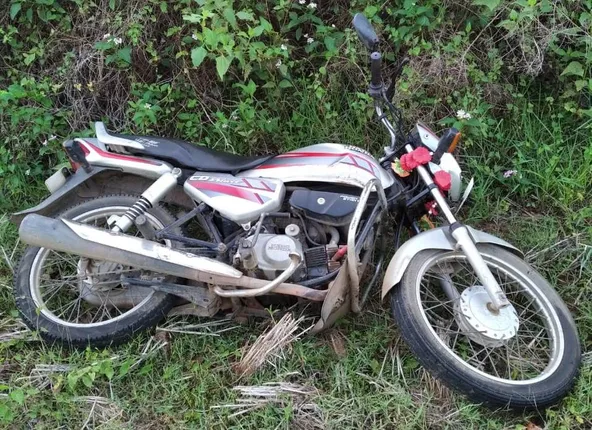  ମୁଣ୍ଡରେ ବନ୍ଧୁକ ଲଗାଇ ନେଇଗଲେ ୧୬ ହଜାର ଟଙ୍କା ଓ ଲାପଟପ!