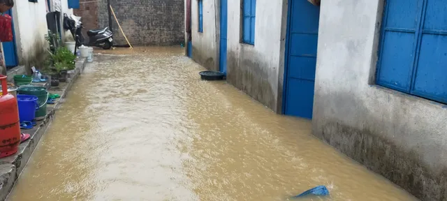 ରାଉରକେଲାର କଲୋନି, ବସ୍ତିରେ ପଶିଲା ବର୍ଷା ପାଣି