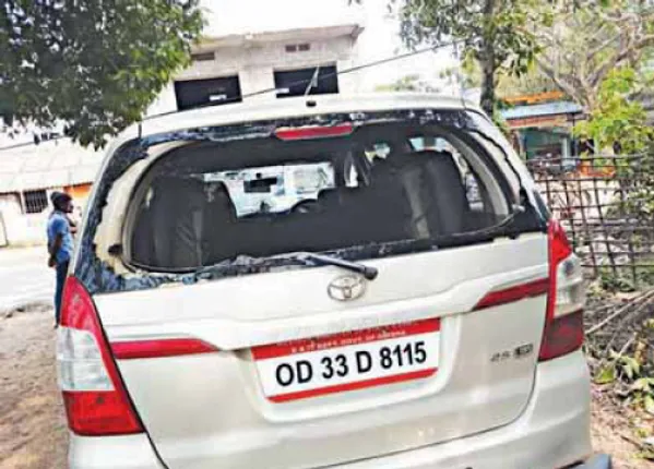 ପୂର୍ବତନ ବିଧାୟକଙ୍କ ଗାଡ଼ି ଭଙ୍ଗାରୁଜା