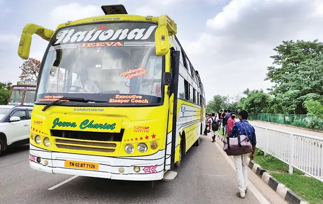 ସଂକ୍ରମଣର ବାହକ ସାଜୁଛନ୍ତି ରାଜ୍ୟ ବାହାରର ଶ୍ରମିକ! ବିନା ଯାଞ୍ଚରେ ରାଜଧାନୀକୁ ଆସୁଛନ୍ତି