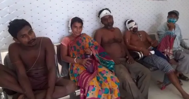 ବାତ୍ୟା ପ୍ରଭାବିତ ଅଞ୍ଚଳରେ ହଣାକଟା, ୬ ଦିନ ପରେ ବି ଲୋକେ ଅନ୍ଧାରରେ 