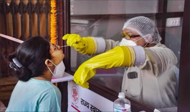 ଦେଶରେ ସଂକ୍ରମଣ କମୁଛି, ବଢ଼ୁଛି ସୁସ୍ଥ ସଂଖ୍ୟା: ସଂକ୍ରମଣ ୪ ସପ୍ତାହରେ ସର୍ବନିମ୍ନ, ୨୪ ଘଣ୍ଟାରେ ୨.୬ ଲକ୍ଷ ଆକ୍ରାନ୍ତ