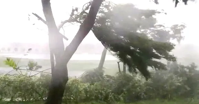 ବର୍ଷିଲା ବେଶି, ପବନ କମ୍; ‘ଆଖି’ ସାମ୍ନାରେ ଯାହା ପଡ଼ିଲା ଛାରଖାର କଲା