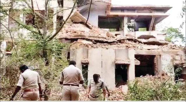 ଭୁଶୁଡ଼ିଲା ୩ ମହଲା କୋଠା