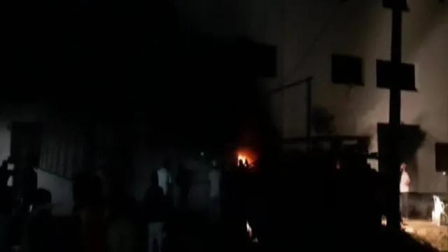 ଗୁଜରାଟର ଭରୁଚସ୍ଥିତ କୋଭିଡ୍‌ ହସ୍ପିଟାଲ୍‌ରେ ନିଆଁ ଲାଗି ୧୮ ମୃତ