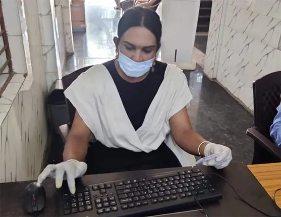 କରୋନା ଯୋଦ୍ଧା ପ୍ରିନ୍ସ କିନ୍ନର, ସମ୍ଭାଳିଛନ୍ତି ଟିକାକରଣ କେନ୍ଦ୍ର