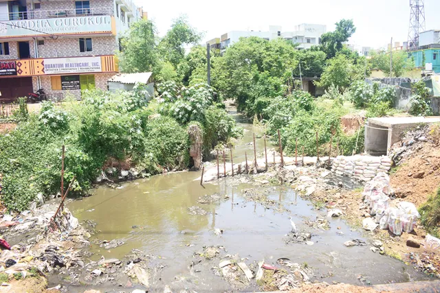 ଚିନ୍ତା ବଢ଼ାଇଛି ସମ୍ଭାବ୍ୟ ବାତ୍ୟା: ସଫା ନ ହେଲେ ଘରେ ପଶିବ ‌ନର୍ଦ୍ଦମା ପାଣି